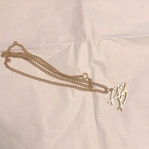 Vintage Gold tone necklace with 3 fish pendant